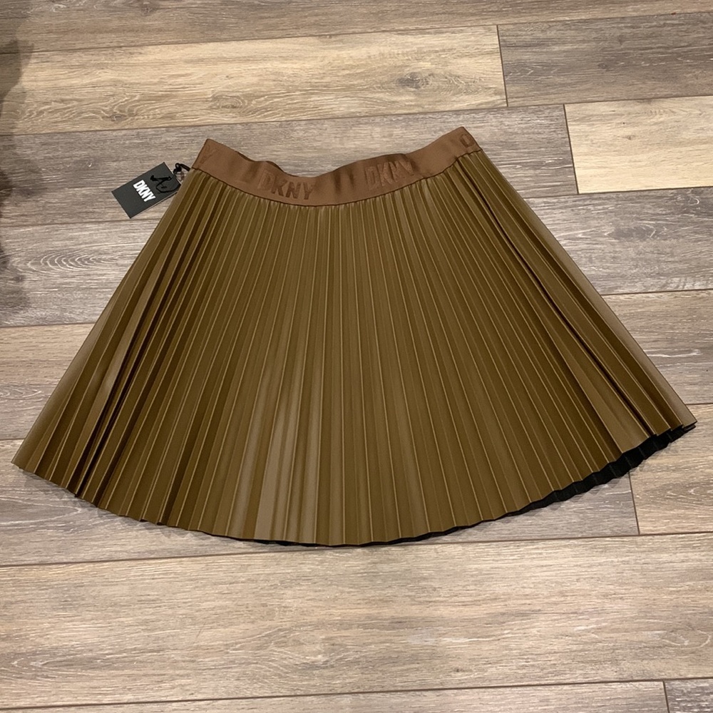TT: DKNY Faux Leather Caper Pleated Skirt - Picture 3 of 13